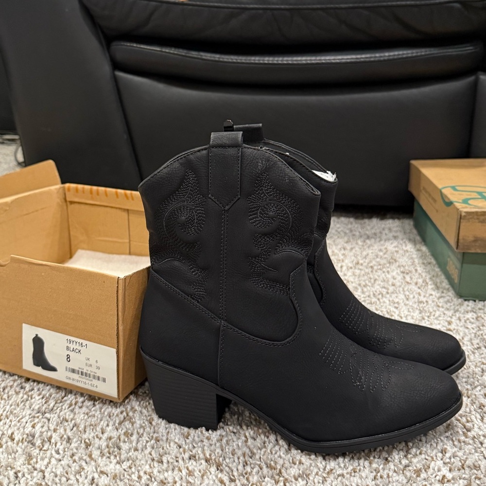 Global Win Black Ankle Booties